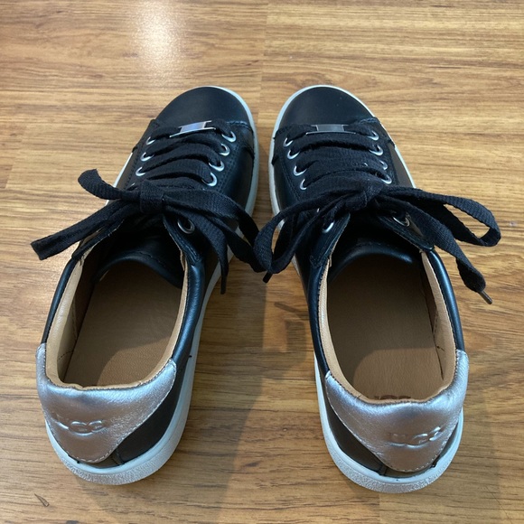 UGG Milo sneakers size 6. NIB - Picture 2 of 11
